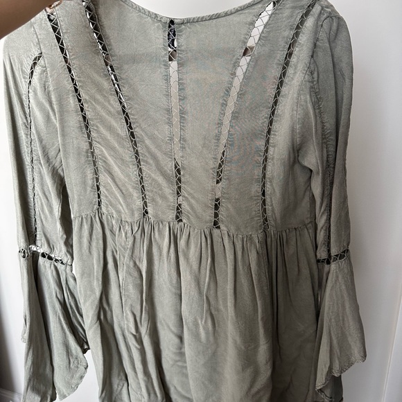 Gorgeous top/ cover up - Picture 2 of 11